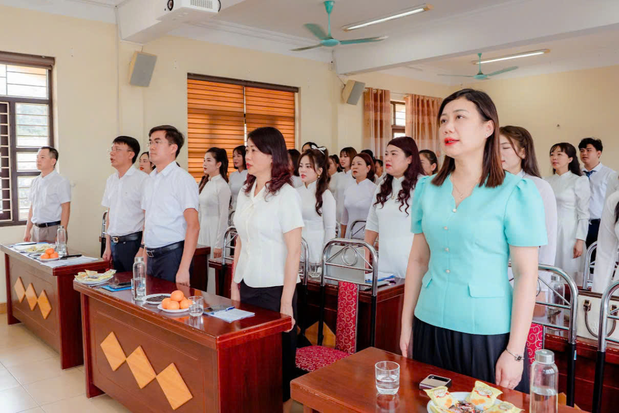 Ảnh bế giảng 2